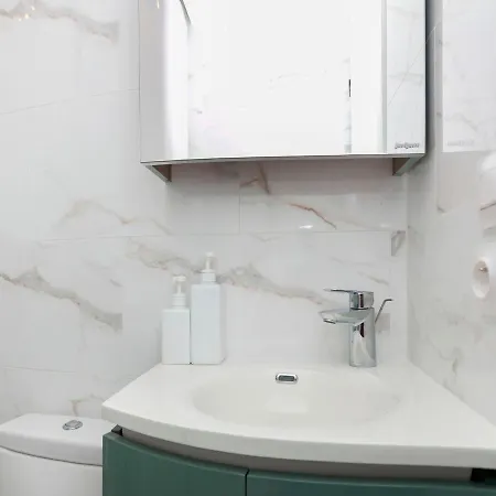 Apartment La Madeleine Private Studio